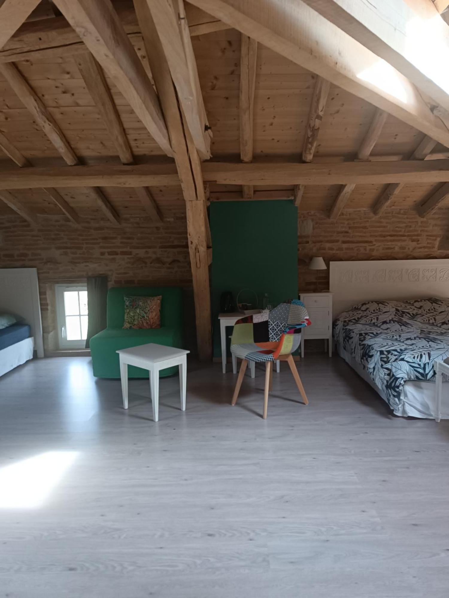 ホテル Le Jardin Des Cedres ラヴォール 部屋 写真