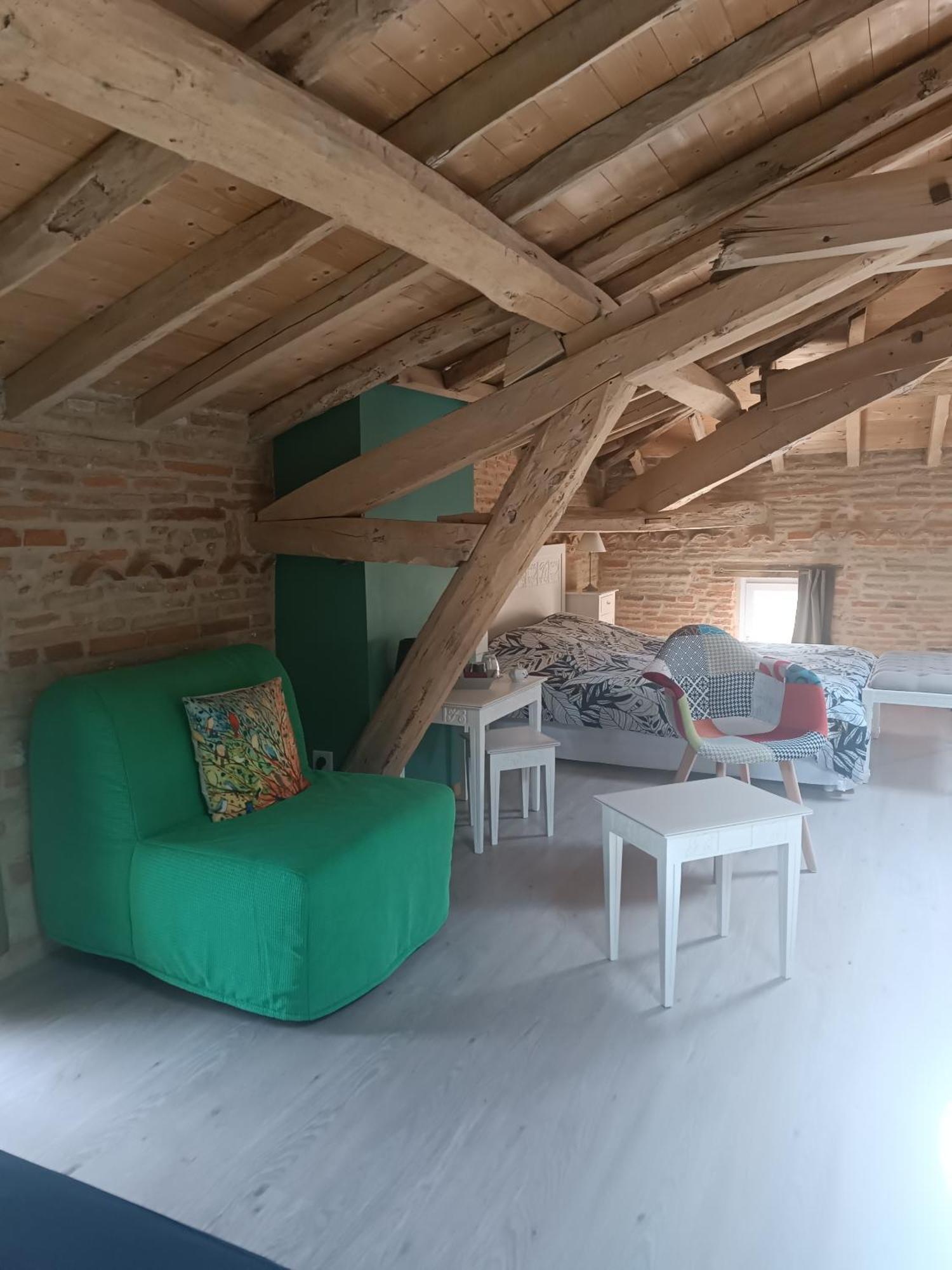 ホテル Le Jardin Des Cedres ラヴォール 部屋 写真