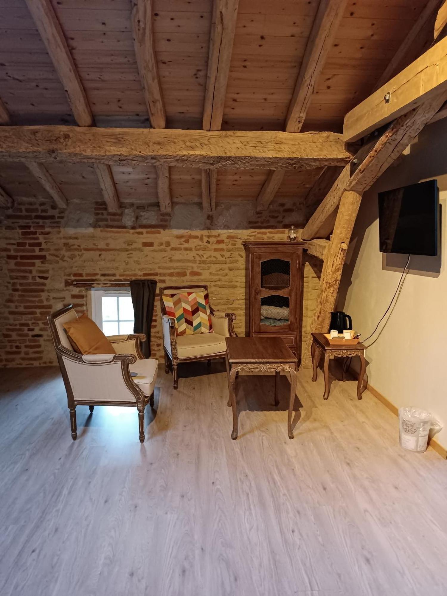 ホテル Le Jardin Des Cedres ラヴォール 部屋 写真