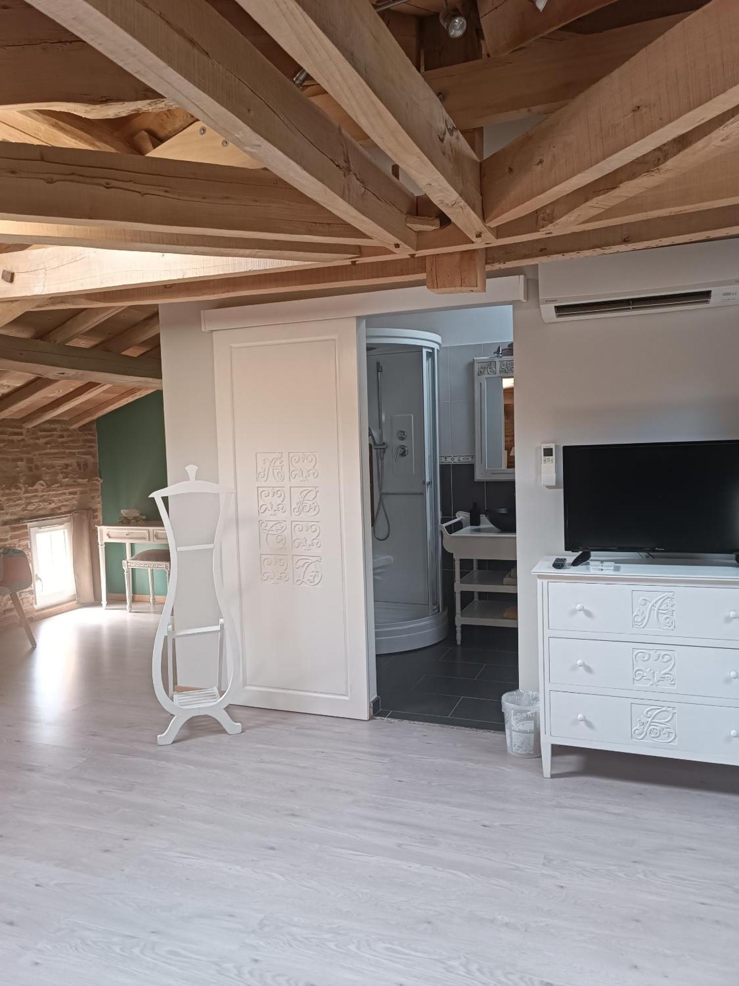 ホテル Le Jardin Des Cedres ラヴォール 部屋 写真