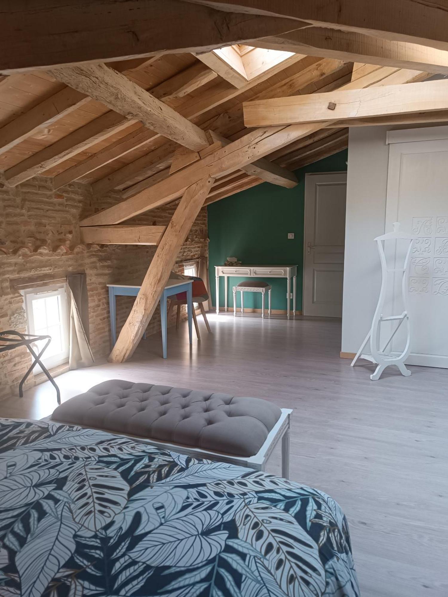 ホテル Le Jardin Des Cedres ラヴォール 部屋 写真