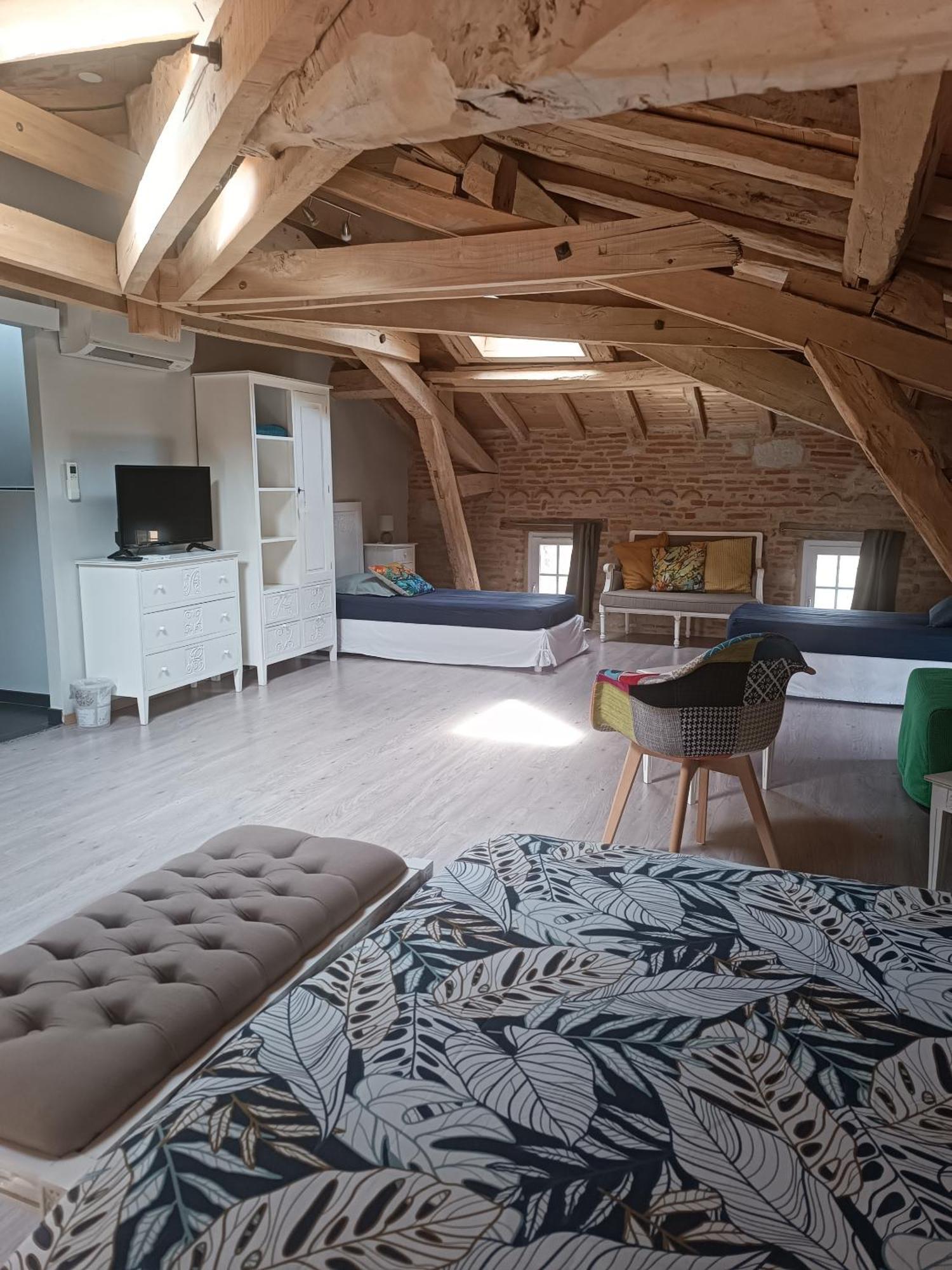 ホテル Le Jardin Des Cedres ラヴォール 部屋 写真