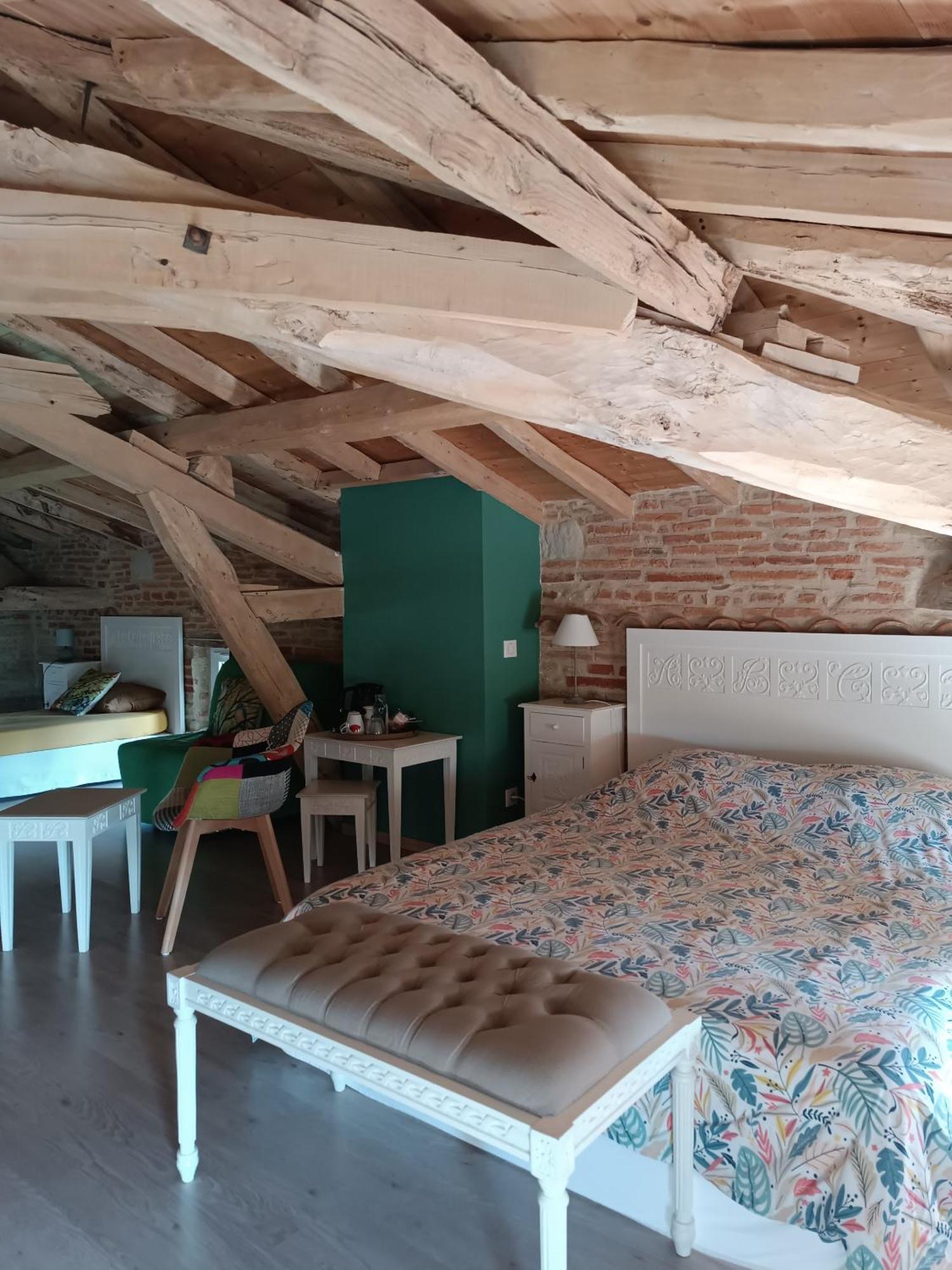 ホテル Le Jardin Des Cedres ラヴォール 部屋 写真