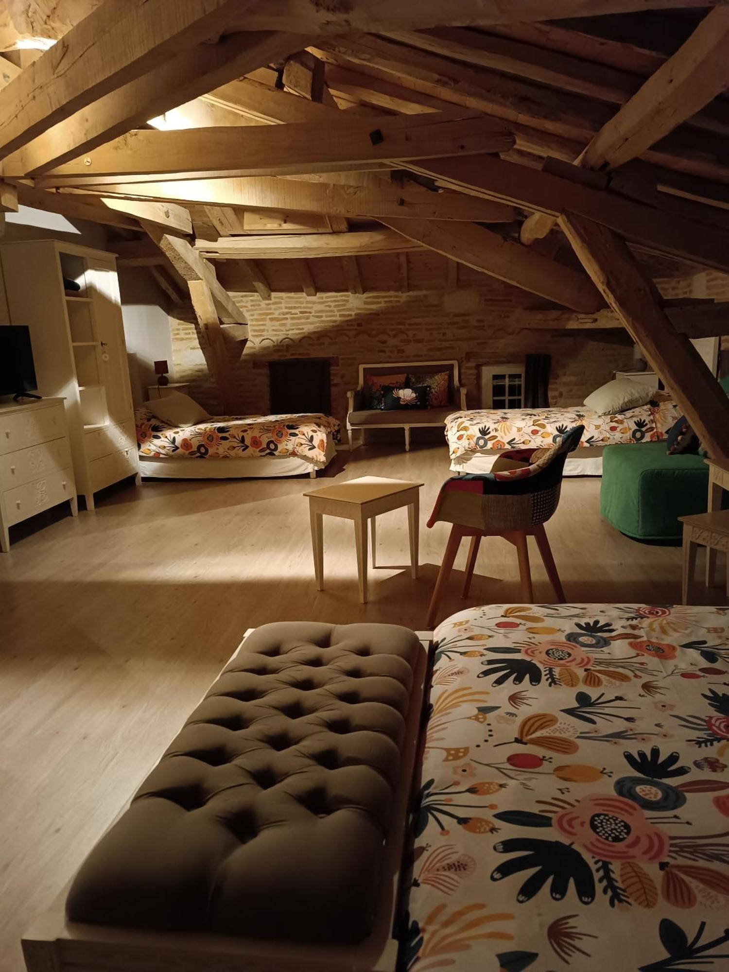 ホテル Le Jardin Des Cedres ラヴォール 部屋 写真