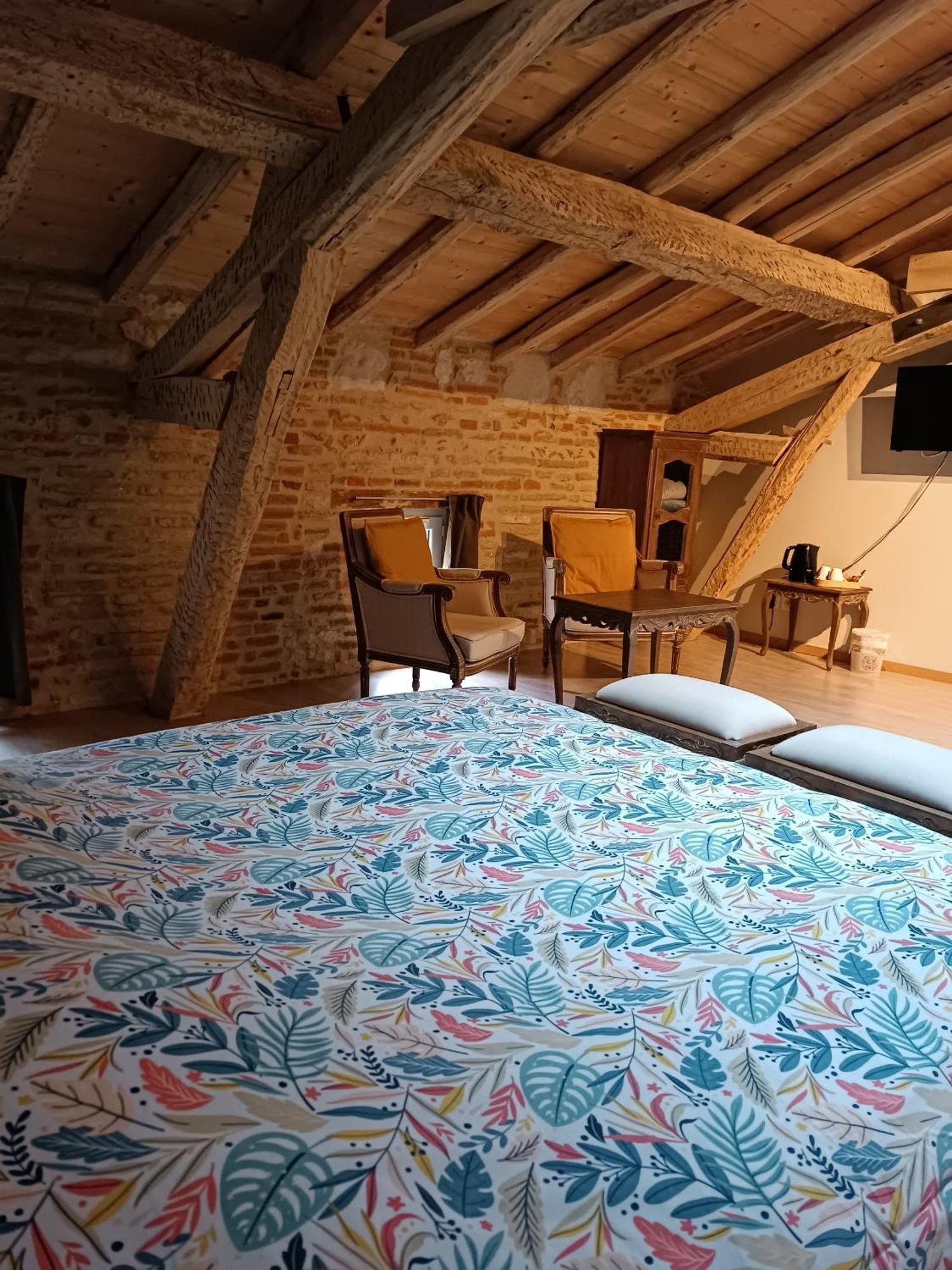ホテル Le Jardin Des Cedres ラヴォール 部屋 写真