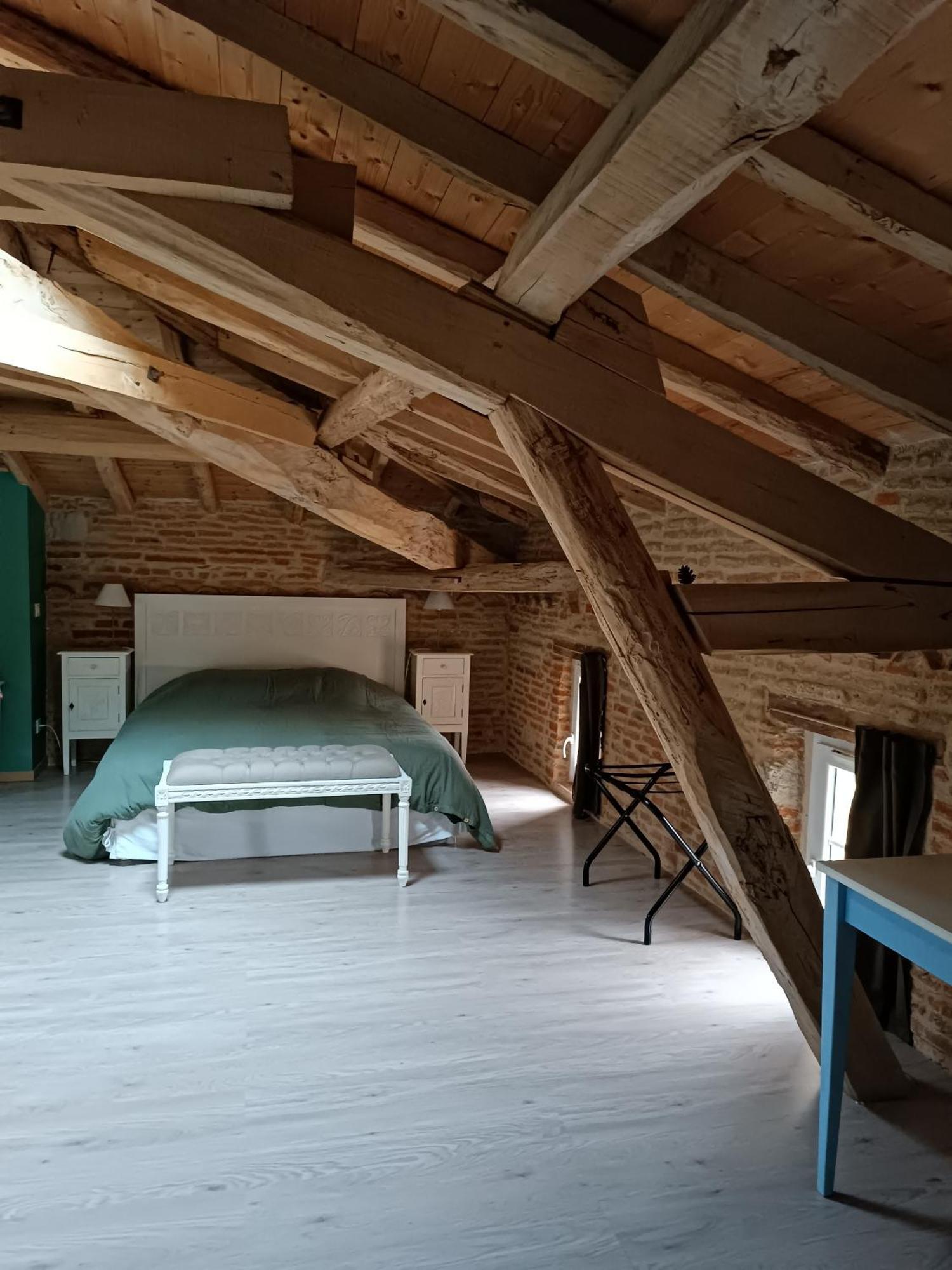 ホテル Le Jardin Des Cedres ラヴォール 部屋 写真