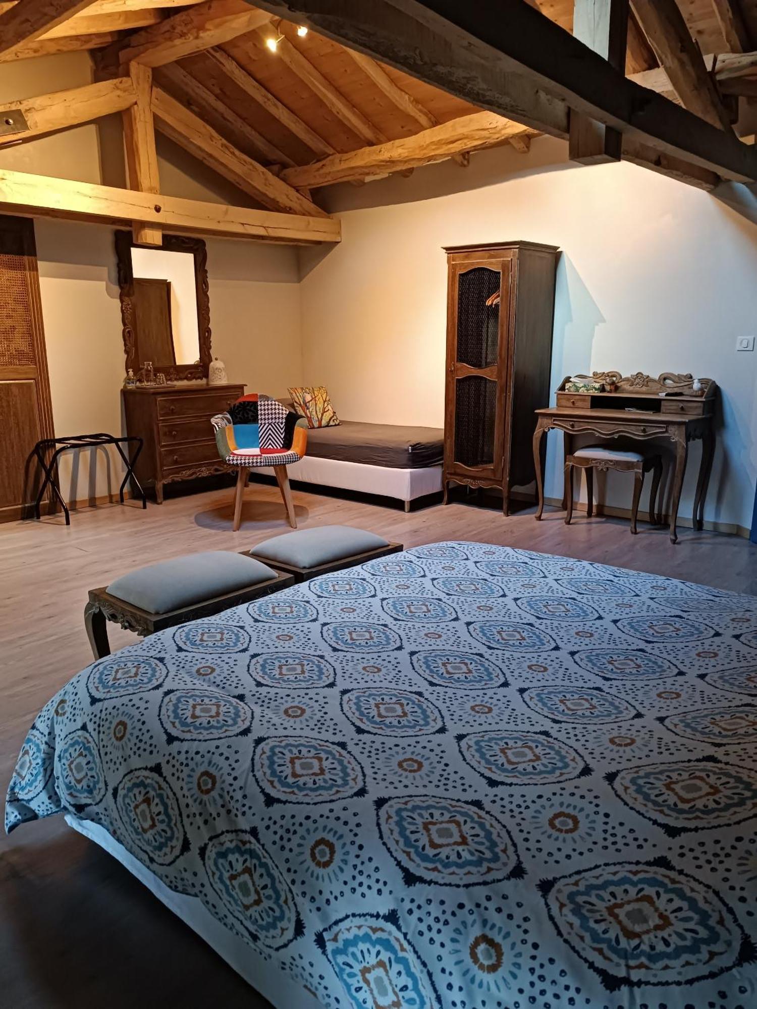 ホテル Le Jardin Des Cedres ラヴォール 部屋 写真