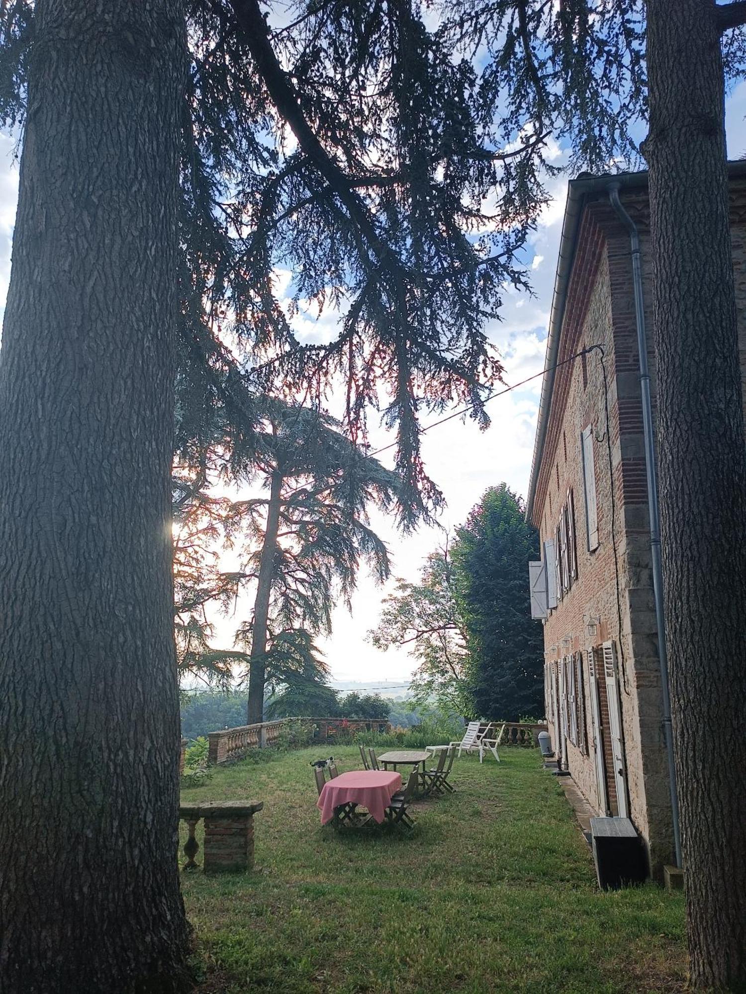 ホテル Le Jardin Des Cedres ラヴォール エクステリア 写真